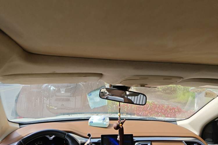 Used Soueast DX7 2015 1.5T Manual Luxury Model
