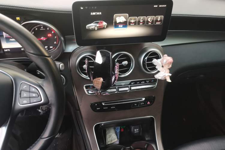 Used Mercedes-Benz GLC 2019 GLC 300 L 4MATIC Dynamic Model