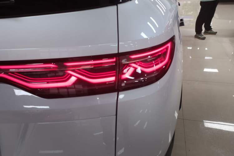 Used BYD Song L DM-i 2024 112 km Leading Edition