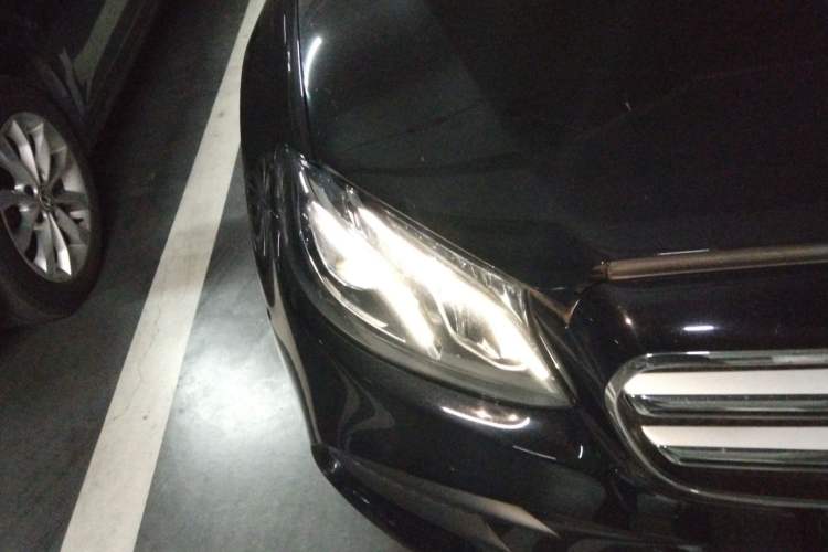 Used Mercedes-Benz E-Class 2016 E 300 L Sporty and Stylish Model
