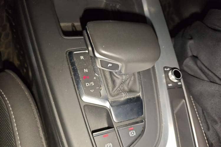 Used Audi A4L 2022 40 TFSI Fashion Dynamic Model