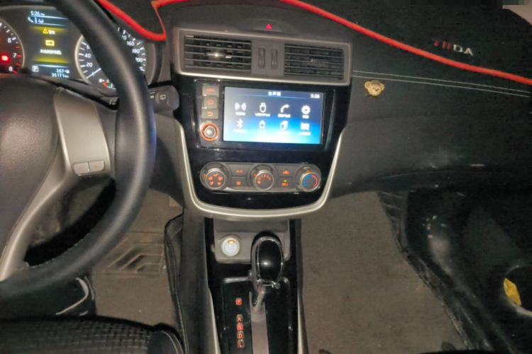 Used Nissan Tiida 2019 1.6L CVT Smart Drive Version China V Standard Audio And AC Panel