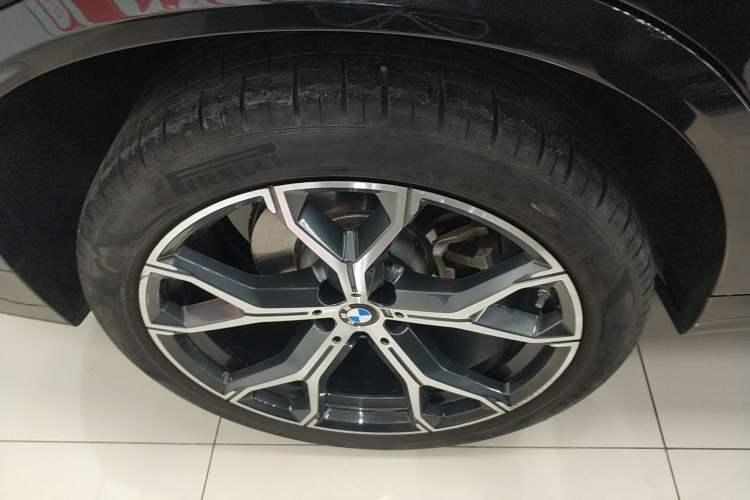 Used BMW X5 2023 xDrive 30Li Luxury M Sport Package