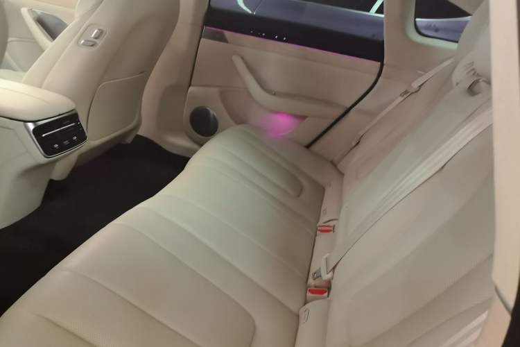 Used Hima Luxeed S7 2025 855 km Max Interior 4