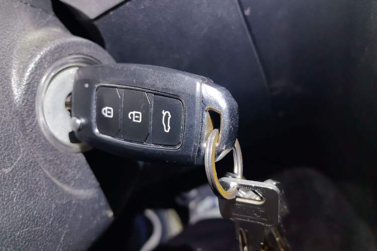 Used Huanghai N3 2017 2.5T Manual Two-Wheel Drive Sport Edition XD25T5
