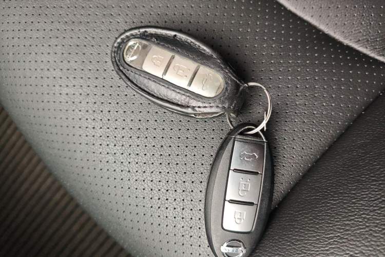 Used Nissan Sylphy 2019 1.6XV CVT Smart Connect Luxury Edition China VI Standard Vehicle Key