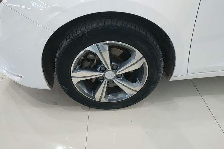 Used Geely Auto Emgrand GL 2018 1.4T DCT Elite Smart Connectivity Version Exterior 4