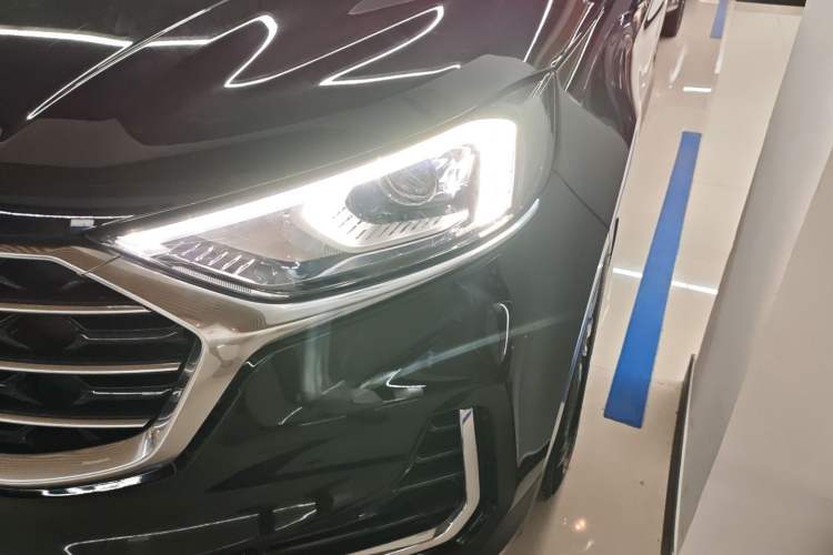 Used Ford Edge 2021 PLUS EcoBoost 245 Two-Wheel-Drive Platinum Edition 5 Seats
