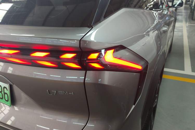 Used Geely Galaxy L7 2025 EM-i 115km Exploration+ Edition Right Rear Taillight