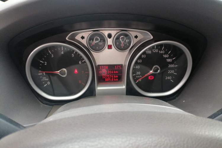 Used Ford Focus 2013 Sedan Classic 1.8L Manual Fashion Edition