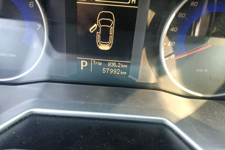 Used Geely Auto Emgrand 2015 Sedan 1.5L CVT Upward Version