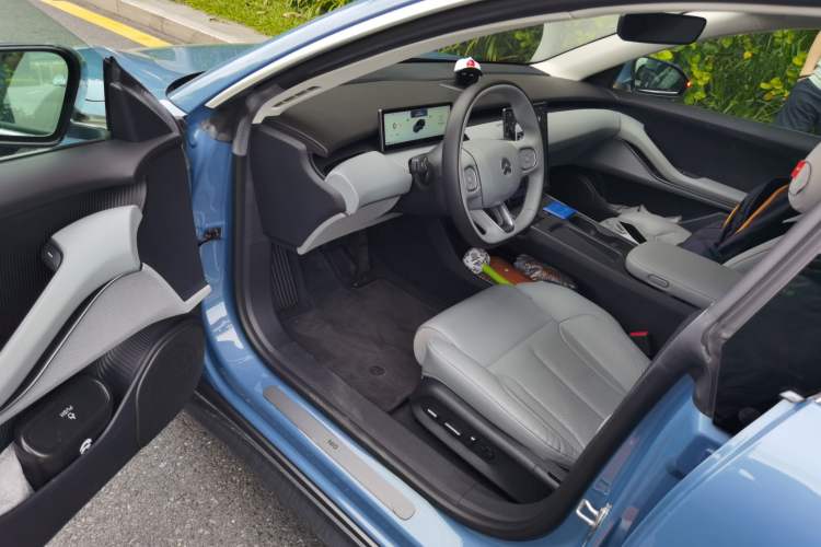 Used Nio ET5 2022 75 kWh Driver Seat