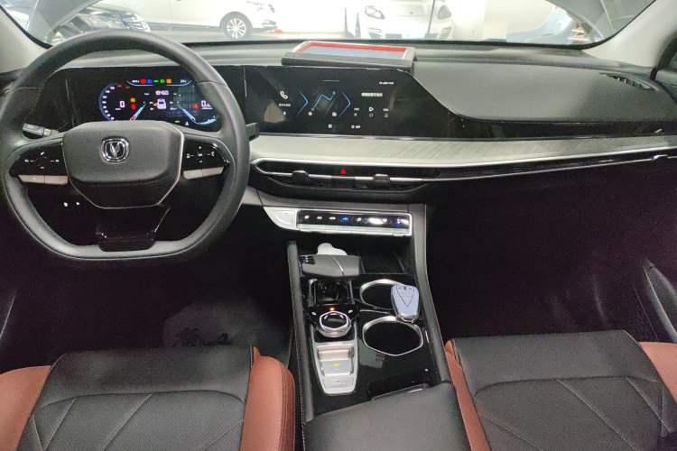 Used CHANGAN Eado 2023 Changan Edition PLUS Blue Whale NE 1.4T GDI DCT Prestige Version
