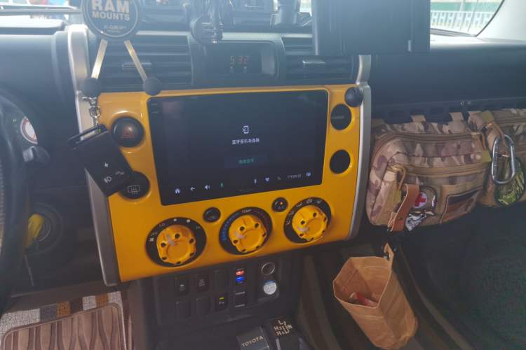 Used Toyota FJ Cruiser 2017 4.0L Dual Airbags Dual Fuel Tanks JBL – Middle East Audio And AC Panel