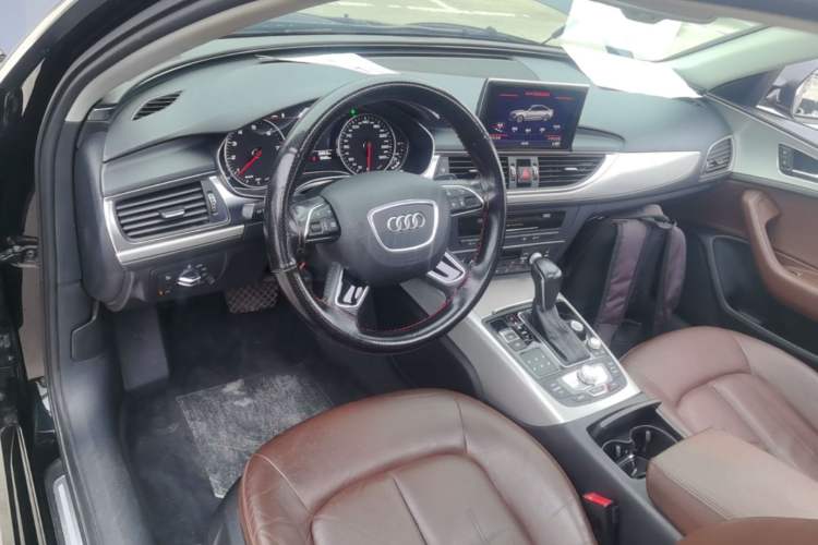 Used Audi A6L 2018 30th Anniversary Edition 35 TFSI Fashion Model Center Console