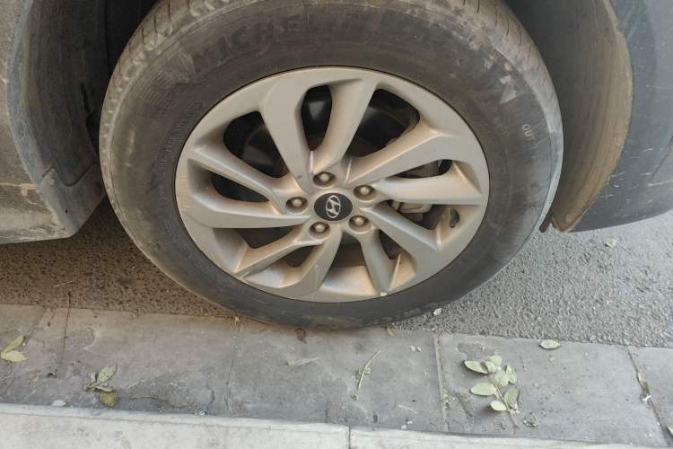 Used Hyundai Tucson 2015 1.6T Dual-Clutch Two-Wheel-Drive Smart Model
