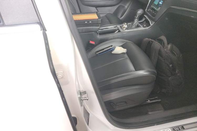 Used Roewe RX5 2018 30T Two-Wheel Drive Automatic Internet Smart Edition
