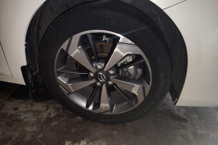 Used GAC Trumpchi GA6 2022 270T Automatic Luxury Edition Right Front Wheel Hub