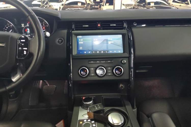 Used Land Rover Discovery 2019 3.0 SC V6 SE