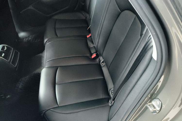 Used Audi A6L 2015 TFSI Millionth Anniversary Intelligent Model Left Rear Seat