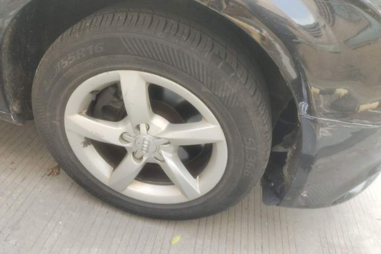 Used Audi A4L 2011 2.0 TFSI Comfort Model Right Front Wheel Hub