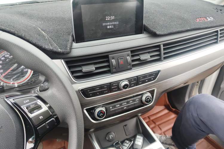 Used FORTHING Joyear X5 2017 Jingxiang Series 1.5T Manual Luxury Model Audio And AC Panel