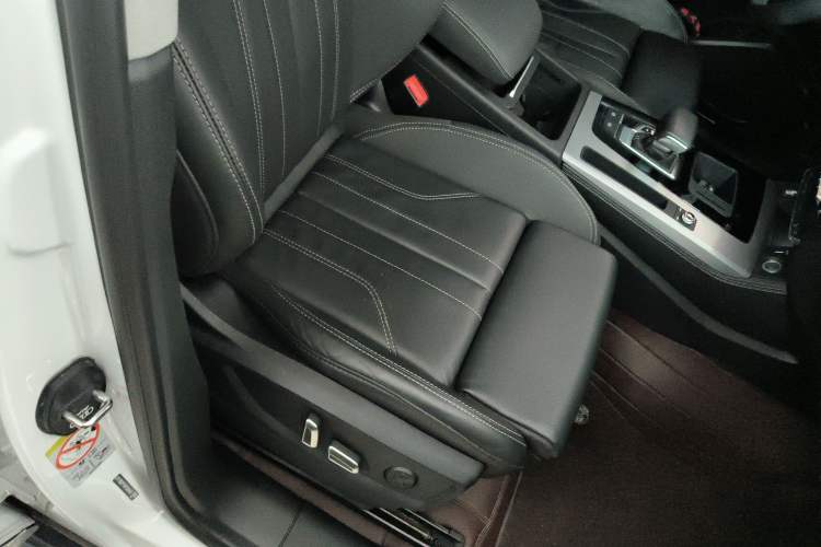 Used Audi Q5L 2023 40T Fashionable and Dynamic Edition
