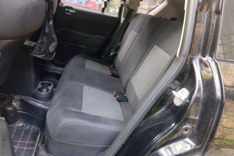 Used Jeep Compass 2014 2.0L two-wheel drive sport version Left Rear Seat