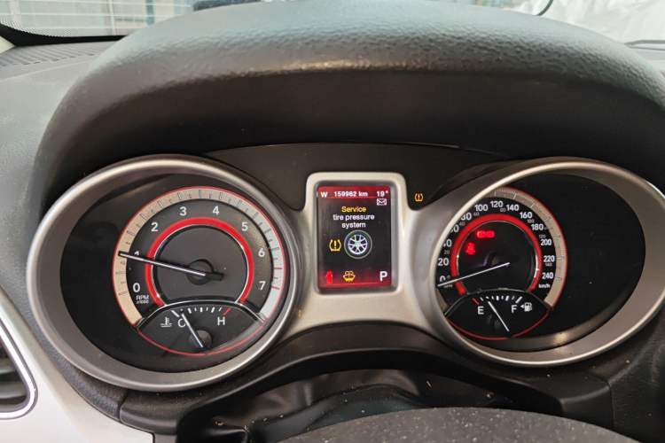 Used Dodge Journey 2013 2.4L Two-Wheel Drive Luxury Version
