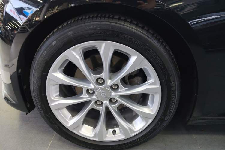 Used Cadillac CT5 2023 28T Luxury Edition (Standard Version) Left Front Wheel Hub