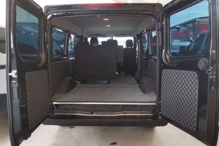 Used JMC Fushun 2025 2.0T 6MT Diesel Short-Wheelbase Low-Roof Commercial Multi-Purpose Passenger Vehicle with 5/6 Seats and Twin-Swing Tailgate