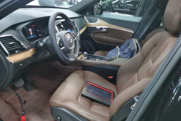 Used Volvo XC90 2023 B6 Zhiyi Luxury Edition 7-Seater
