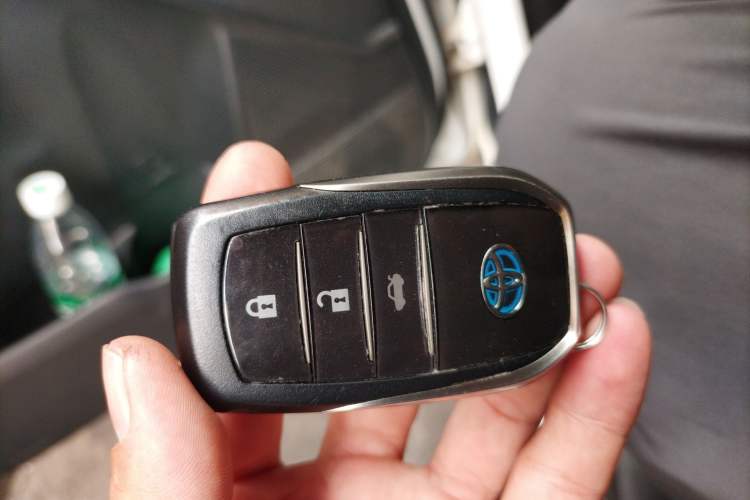 Used Toyota Corolla 2017 Revised Dual-Engine 1.8L E-CVT Elite Edition Vehicle Key