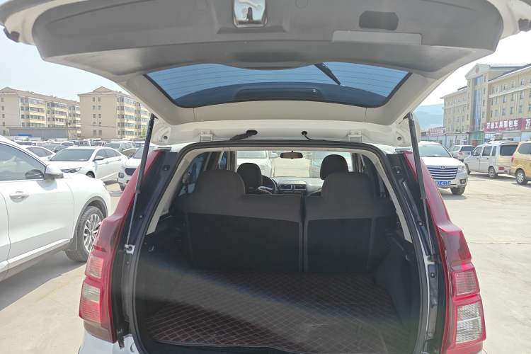 Used FORTHING Joyear X5 2013 1.6L Manual Luxury Model Trunk