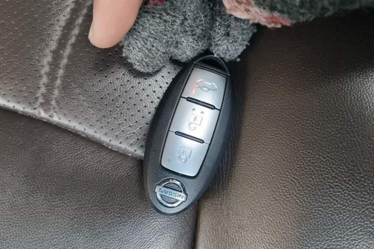 Used Infiniti QX60 2018 2.5 S/C Hybrid Two-Wheel-Drive Excellence Edition China VI Standard