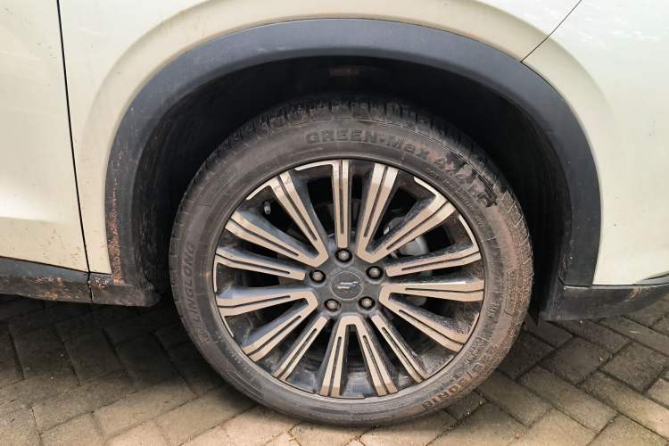 Used CHANGAN OSHAN X5 2022 Sport Edition 1.5T DCT Cyclone Assault Right Front Wheel Hub