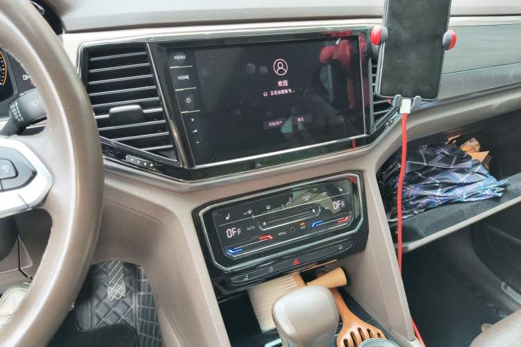 Used Volkswagen Viloran 2020 330TSI Luxury Edition Audio And AC Panel