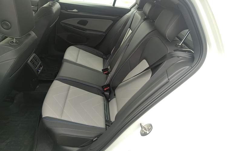 Used Volkswagen Golf 2025 300TSI R-Line
