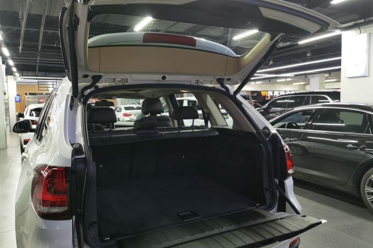 Used BMW X5 2014 xDrive35i Leading Model