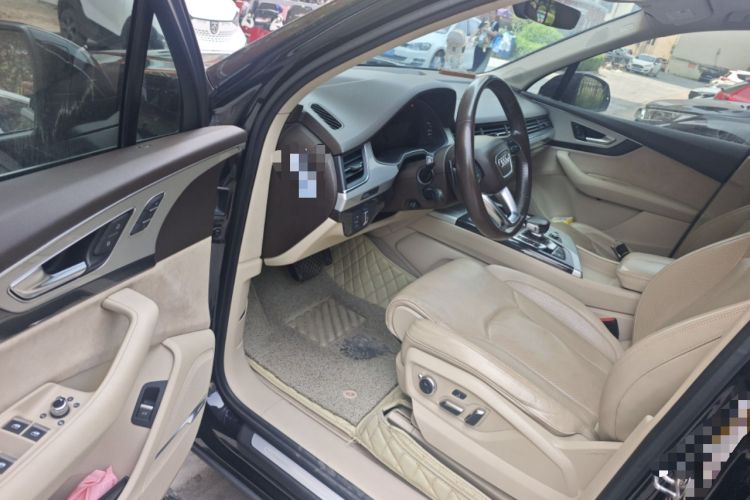 Used Audi Q7  Driver Seat