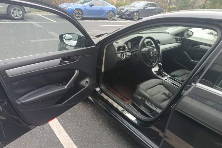 Used Volkswagen Passat 2013 1.8TSI DSG Prestige Edition Driver Seat