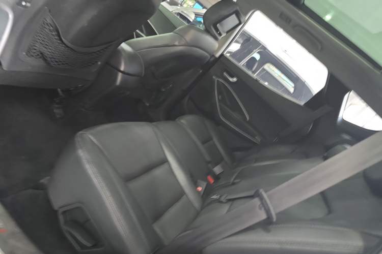 Used Hyundai Santa Fe 2013 2.4L Automatic Two-Wheel Drive Smart Version