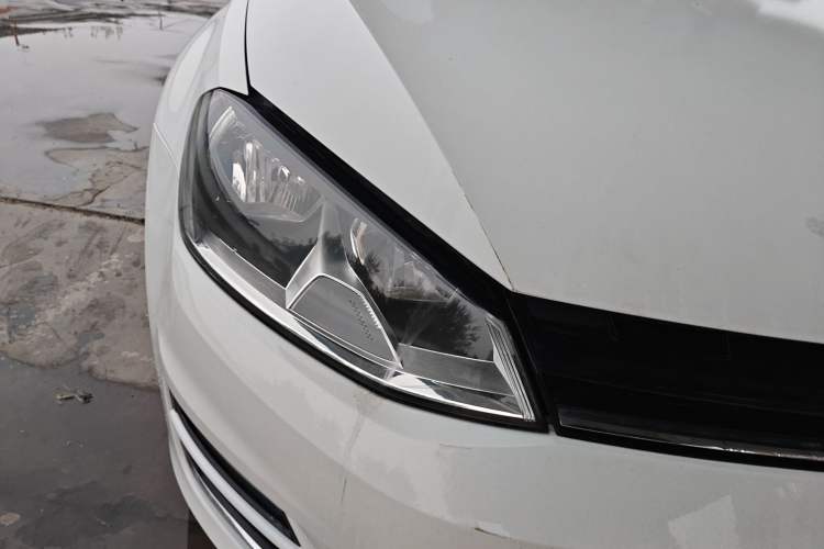 Used Volkswagen Golf 2016 230TSI Automatic Luxury Version
