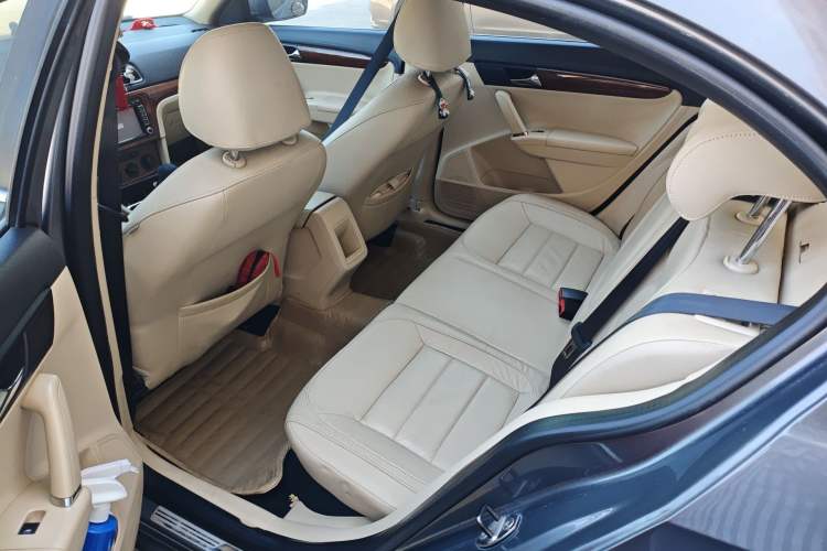 Used Volkswagen Lavida 2013 1.6L Manual Fashion Edition Left Rear Seat