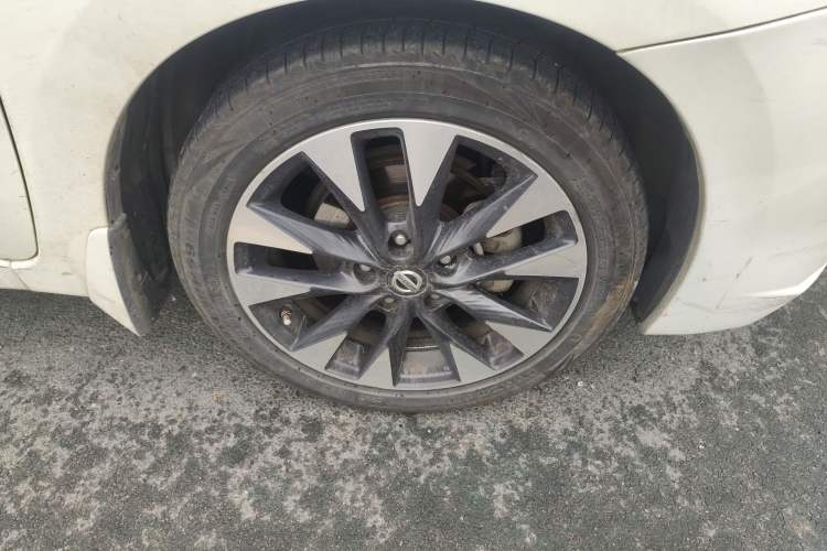 Used Nissan Lannia 2016 1.6L CVT Smart Cool Edition Right Front Wheel Hub