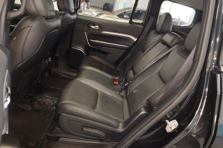 Used Jeep Commander 2018 2.0T Two-Wheel Drive Enjoyment Version China VI Emission Standard
