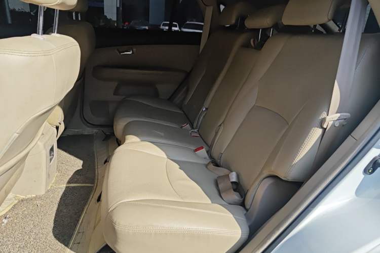 Used BYD S6 2014 2.0L Manual Luxury 5-Seater
