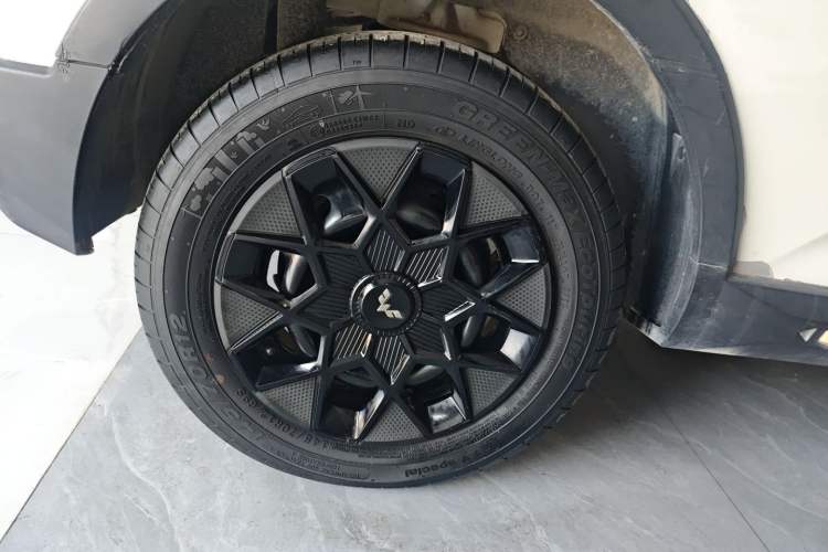 Used Wuling Hongguang MINIEV 2022 GAMEBOY 200km Gaming Edition with Lithium Iron Phosphate Right Rear Wheel Hub