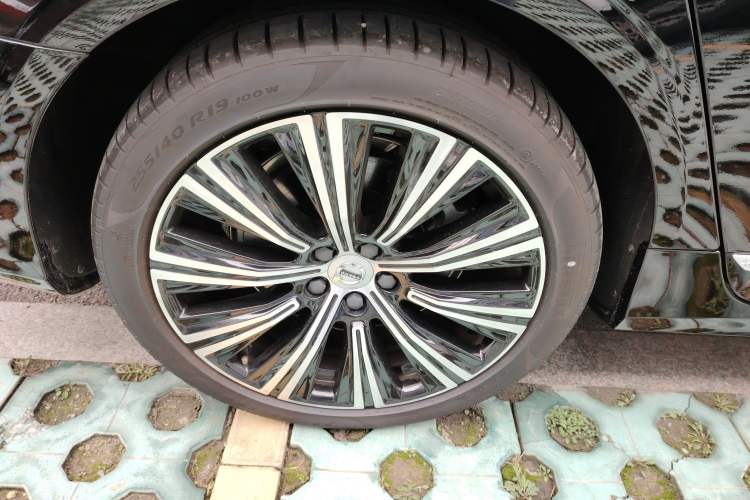 Used Volvo S90 2025 B5 Zhiya Luxury Edition