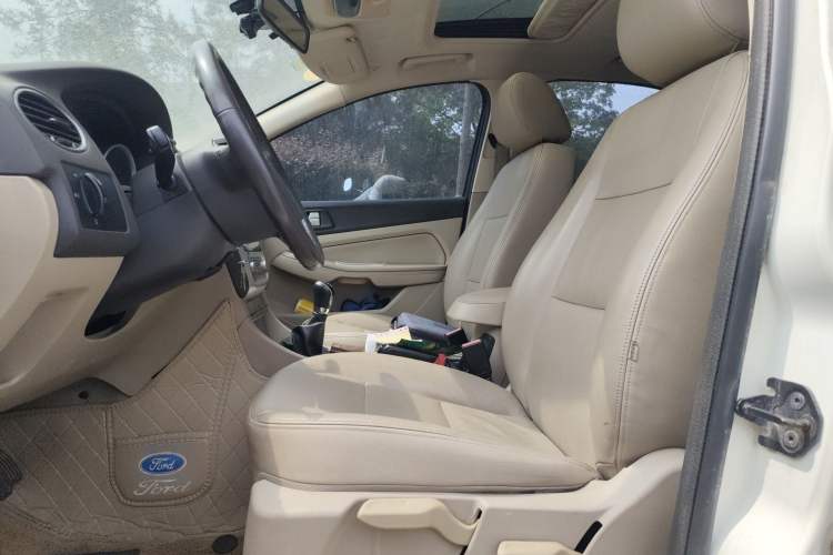 Used Ford Focus 2013 Hatchback Classic 1.8L Manual Fashion Edition Left Front Seat